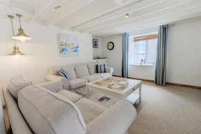 White Sails, Charateristic 2 Bed Fisherman's Cottage, Central Brixham, Beautiful Terrace, Sea Views & Parking Pemit
